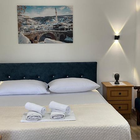 Anel Suites Vlorë Buitenkant foto