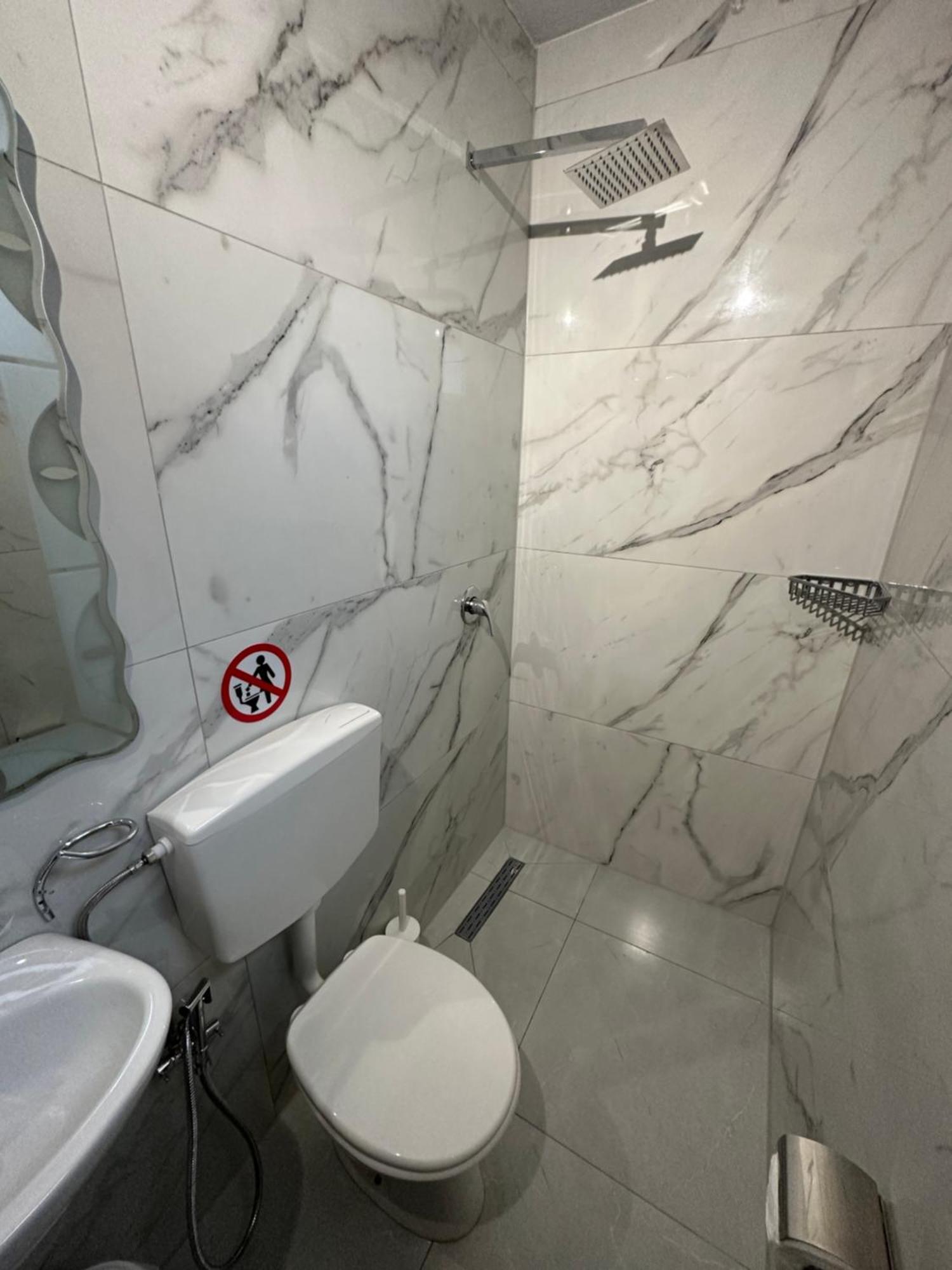 Anel Suites Vlorë Buitenkant foto