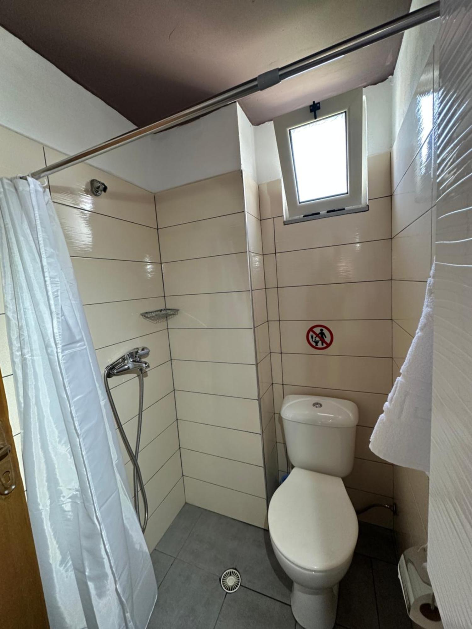 Anel Suites Vlorë Buitenkant foto
